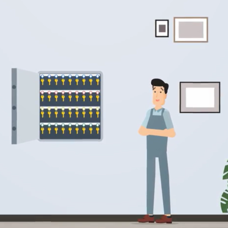 Bild aus KeyReg Erklärvideo 2 Mann in Overall steht neben einem offenen Schlüsselschrank.